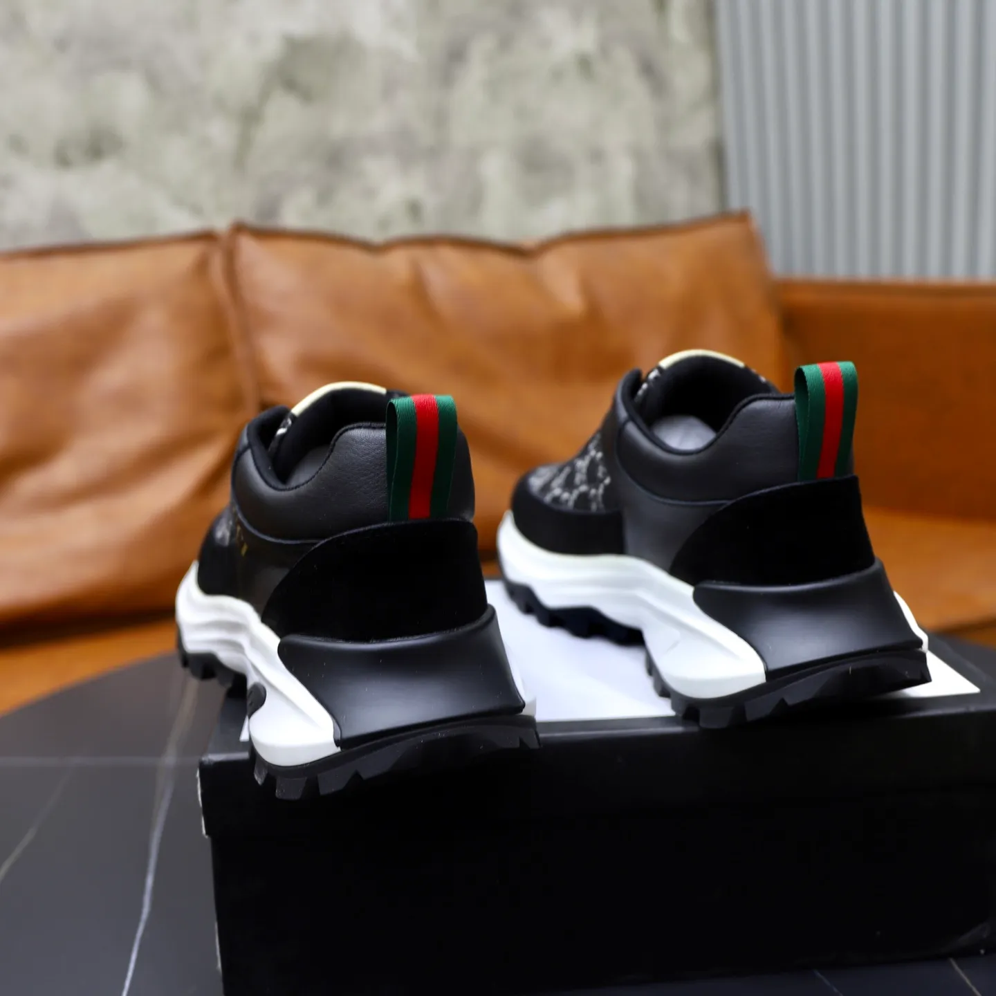 Ex-factory price: 462💰🙅‍♂️🙅‍♂️🙅‍♂️ Brand: GUCCI Standard code: 38-44 (45 customized) Grade: Same as the official website Material: Original leather splicing, comfortable and breathable lining, original wear-resistant outsole Style category: Men's fashionable casual shoes, running shoes, noble luxury brand elements, top luxury Color: actual picture color